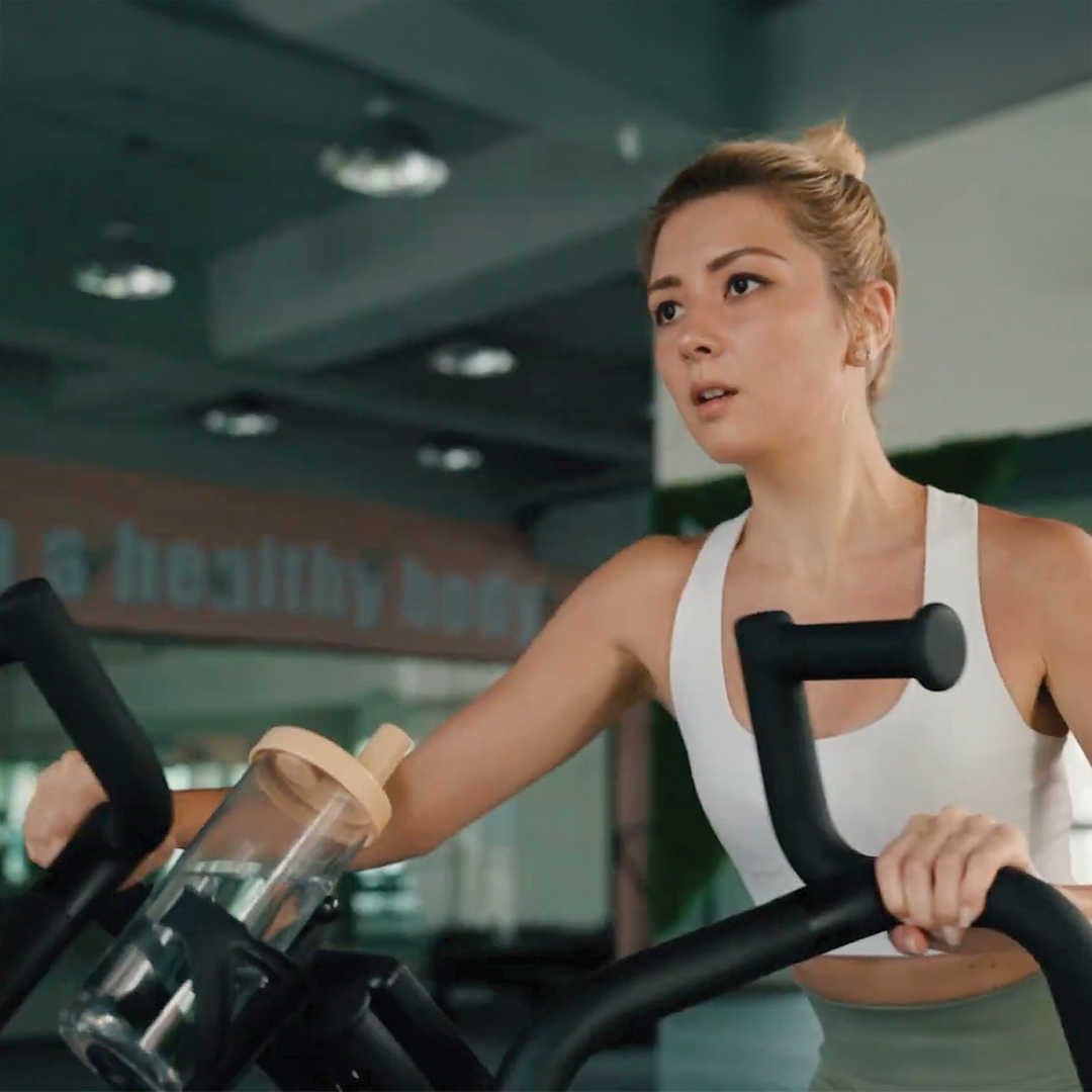 Hyperon Air Bike for high intensity training like HYROX woman training perspective 2