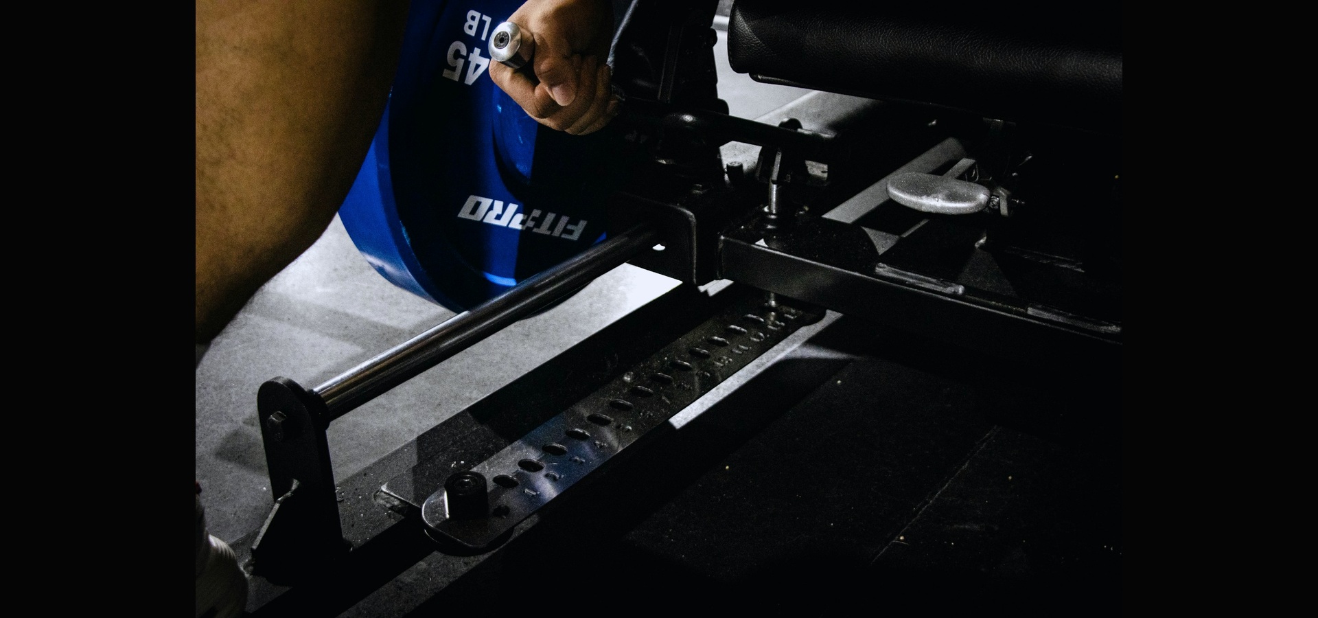 Hip Thurt machine best glute machine2